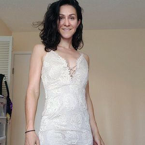 Belle Journee Lace Cream-Colored Strappy Dress, S